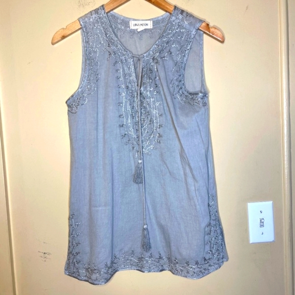 Cotton Blouse Embroidered Sleeveless - Picture 1 of 10